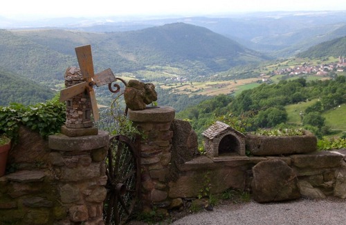 Castelnau-Pegayrols House | Small house in pretty medieval village near Millau