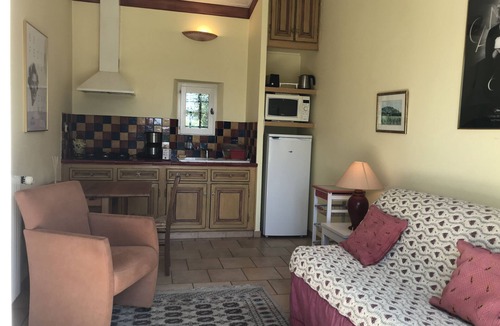 Arles Other | Small house in 43 acres