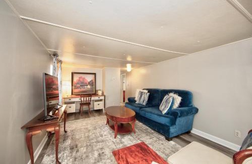 Bel Air House | Small House on Gentleman’s Farm