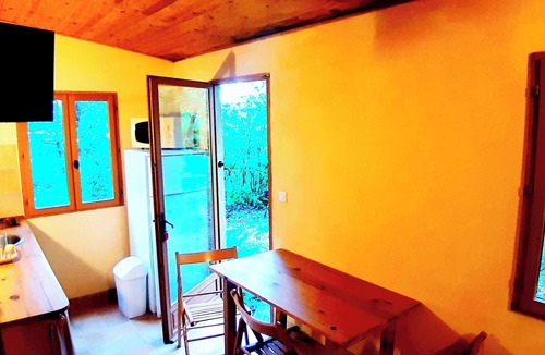 Piolenc House | Small house on shady plot, swimming pool not overlooked, close to the village.