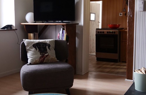 Meisenthal House | Small house with garden and fireplace