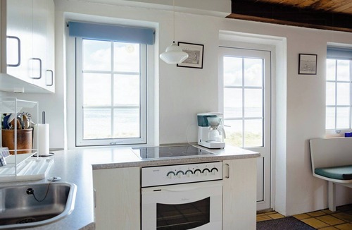 Roslev House | Small house with view of the Limfjord