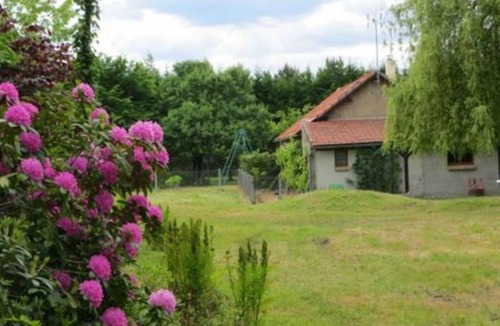 Menestreau-en-Villette Apartment | Small independent cottage in Sologne