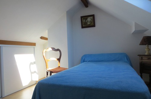 Menestreau-en-Villette Apartment | Small independent cottage in Sologne