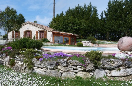 Lauzerte House | Small independent house with pool