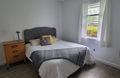 Loxley House | Small nhouse inside the City of Loxley. Big yard. Sage and calm neighborhood