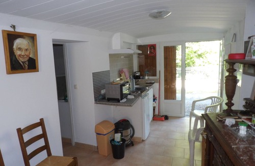 Causse-de-la-Selle Apartment | Small pied-à-terre in the countryside