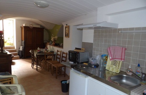 Causse-de-la-Selle Apartment | Small pied-à-terre in the countryside