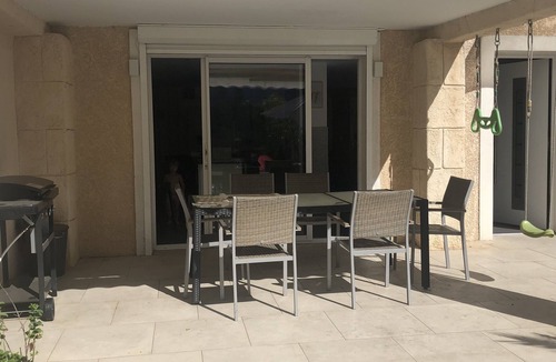 La Croix-Rouge House | Small Provencal village house with garden and swimming pool