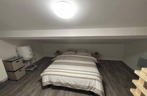 Pont-de-Larn House | Small, quiet house