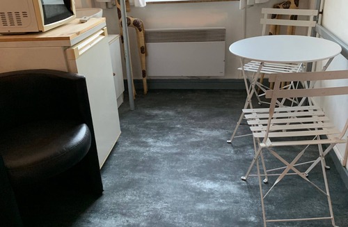 Halluin Bed & Breakfast | Small room near Belgium