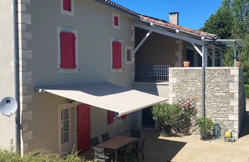 Caylus Cottage | Small single-storey apartment with PRM access, 2*.