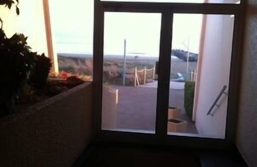 Saint-Jean-de-Monts Apartment | Small small studio (room) on the beach