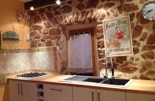 Gras House | Small stone house, free wifi