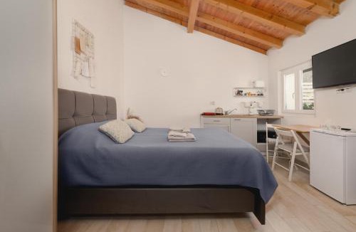 Diklo Apartment | Small stone house Luka