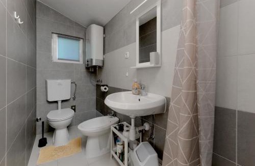 Diklo Apartment | Small stone house Luka