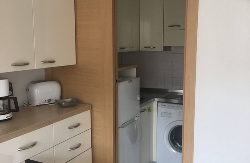 Carre d'Or Apartment | Small studio by the sea