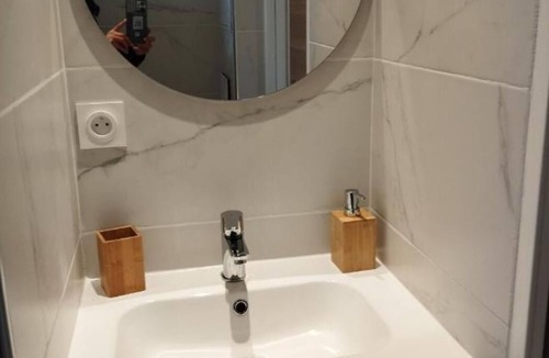 Le Pont-de-Claix Apartment | Small studio