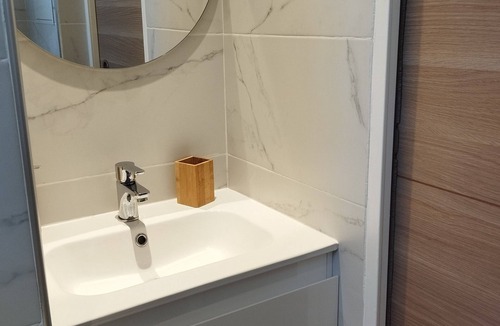 Le Pont-de-Claix Apartment | Small studio le pont de claix