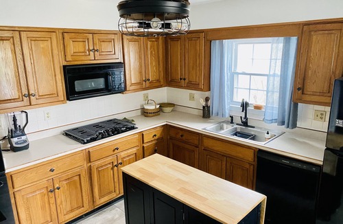 Rockville House | Small town home away from home