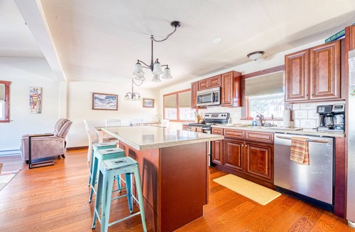 Tannersville House | Small town living, walk to everything