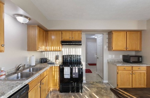 Rochester House | Small Town Peaceful Retreat!