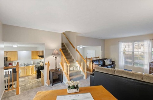 Rochester House | Small Town Peaceful Retreat!