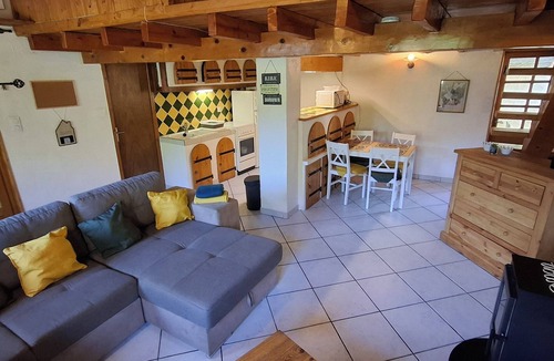 Banne House | Small vacation home for 4 people. Pets allowed.