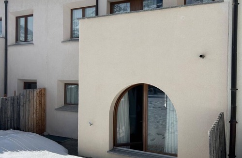 St. Moritz Cottage | Small villa under the ski slopes, private garden, garage, close to the center