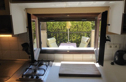 Rognonas Apartment | Small well equipped Studio Apartment with Air Conditioning