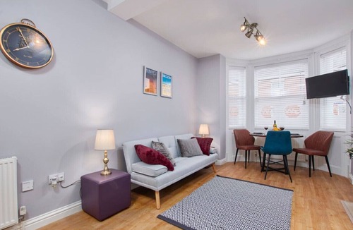 Castle Donington Apartment | Smart Apt Near EMA: FREE Gym Access, FREE Parking