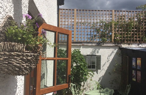 Newton Saint Cyres House | Smart barn conversion. Perfect touring location, for beaches, moors & Cornwall