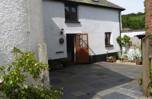 Newton Saint Cyres House | Smart barn conversion. Perfect touring location, for beaches, moors & Cornwall