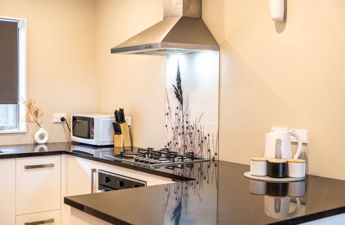 Frankton House | Smart Duplex- Two Separated House Under One Roof