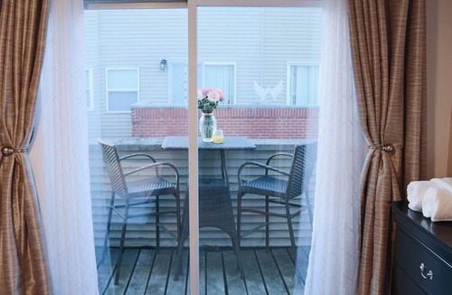 Chicago House | Smart Home in Logan Square by the 606 Trail