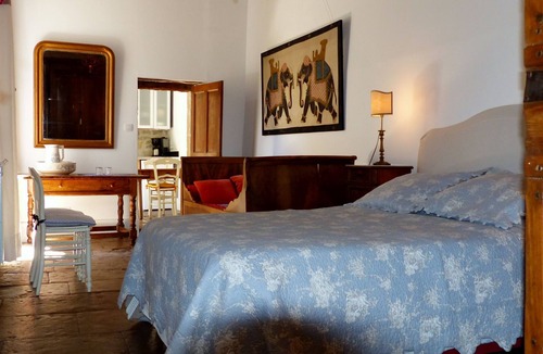 Calvisson Apartment | "Smart Living" independent apartment in historic house