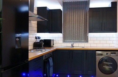 Harehills Apartment | Smart, one bed apartment - Spencer House