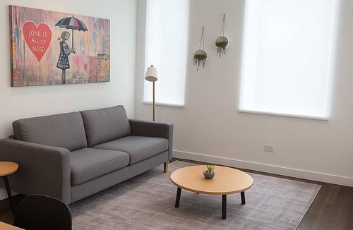 Near South Side Apartment | Smart Simple and Spacious 4BR Apt