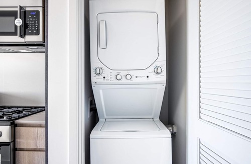 South Loop Apartment | Smart South Loop 1BR w/Pool & gym, near CTA Train, by Blueground