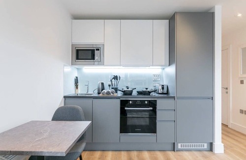 East Grinstead Apartment | Smart Studio Apartment in Central East Grinstead