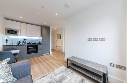 East Grinstead Apartment | Smart Studio Apartment in Central East Grinstead