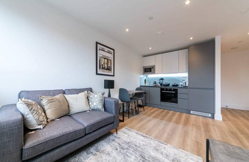 East Grinstead Apartment | Smart Studio Apartment in Central East Grinstead