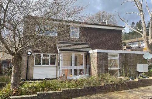 Dorking Apartment | Smart Studio Apartment with Private Entrance in Dorking