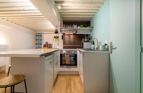 1st Arrondissement Apartment | Smartstay Chardonnay - Downtown