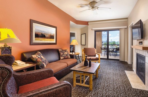 West Yellowstone Resort | Smile at the Playmill Theatre!