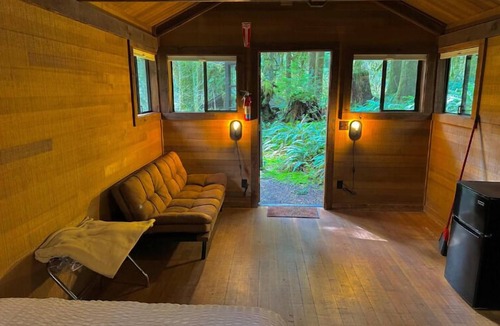 West Stayton Cabin | Smith Creek Village