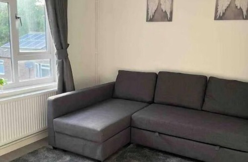 Greenford Broadway House | Smith Farm Apartment