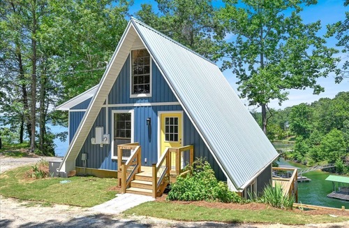 Crane Hill Cabin | SMITH LAKE CABIN-Cave, Dock,