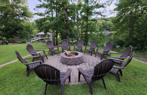 Arley Cottage | Smith Lake Enjoyment Awaits!