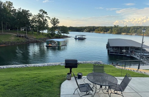 Jasper Condo | Smith Lake Stay with water views, pool and spa bath 3bd 2bath